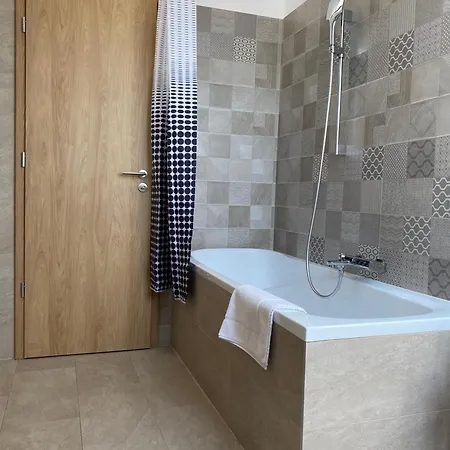 Brisa Balaton Apartman Balatonalmádi